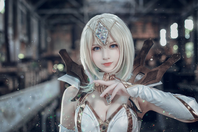 cosplay-lux-thap-dai-nguyen-to