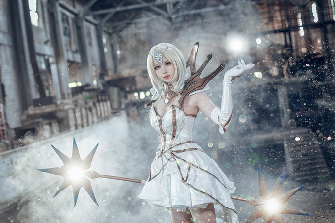 cosplay-lux-thap-dai-nguyen-to
